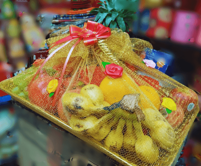 Metal Basket With Net Cover High Quality Premium Gift Hamper Basket for Festival Gifting Dry Fruit or Sweets Round Shape